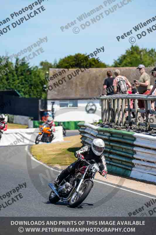 Vintage motorcycle club;eventdigitalimages;mallory park;mallory park trackday photographs;no limits trackdays;peter wileman photography;trackday digital images;trackday photos;vmcc festival 1000 bikes photographs